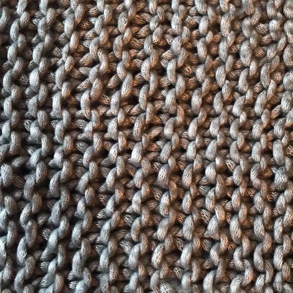 The Limited infinity scarf - Picture 3 of 6